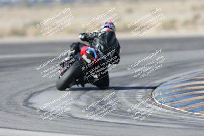 media/Dec-01-2025-Moto Forza (Mon) [[2daa91e15f]]/1-Advanced Group/Session 2 Turn 11 Backside/